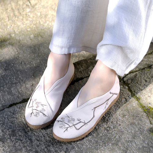  female flat old Beijing cloth shoes comfortable retro beef tendon bottom shoes hanfu shoes embroidered shoes 