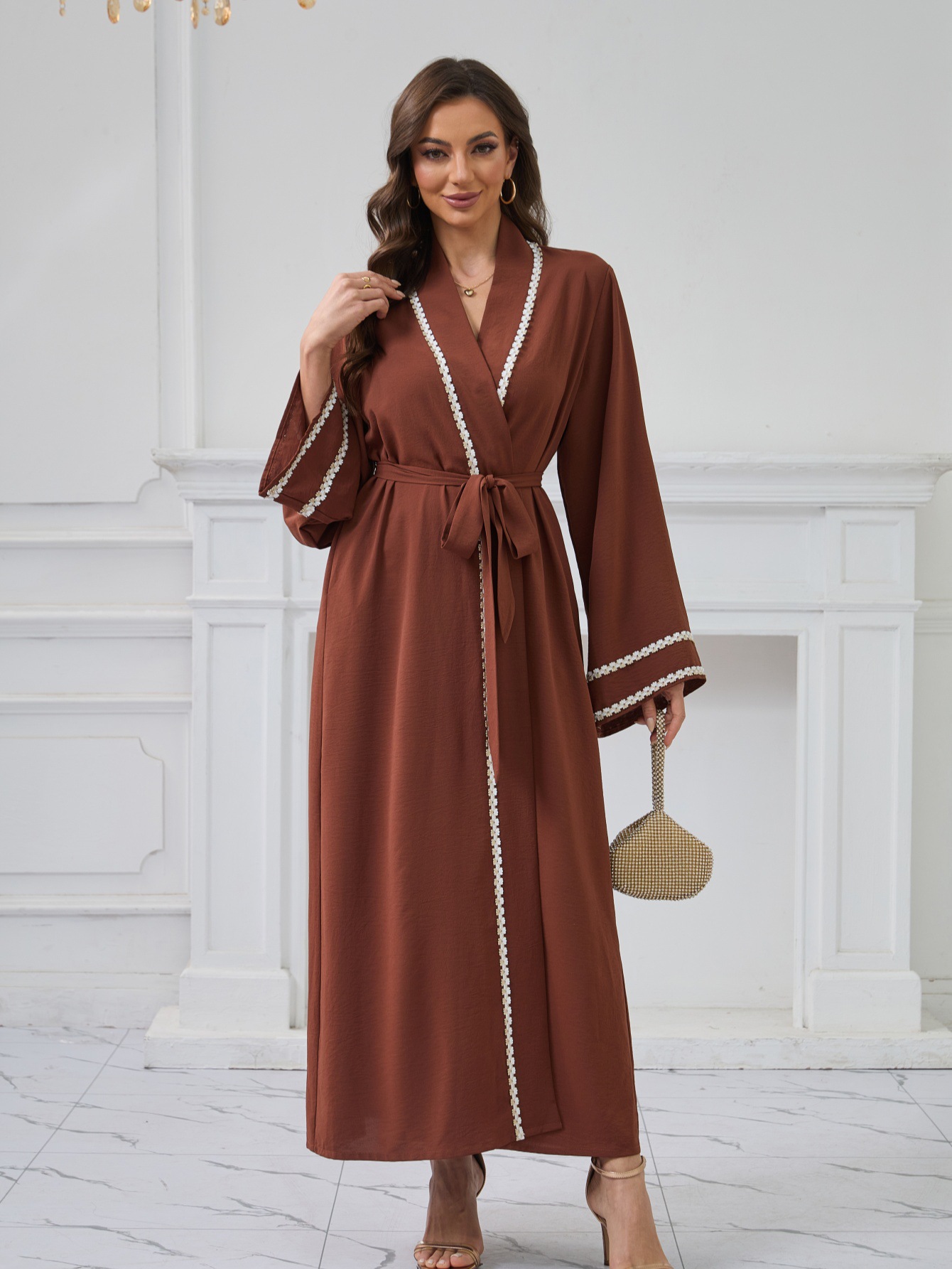 Women's Embroidered Arabic Robe With Bell Sleeves And Waist Belt_ecoleips.com