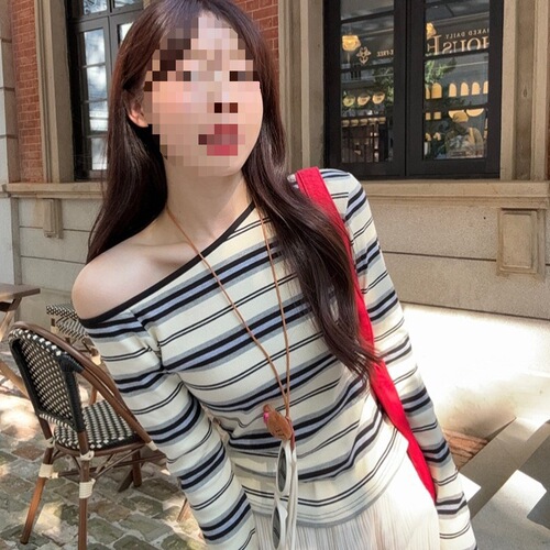 Women's Striped Long-Sleeve T-Shirt 2024 Autumn New Style, Elegant and Versatile, Asymmetrical Shoulder, Student-Friendly, Fitted and Slimming Top, Trendy