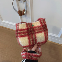 �߼��|���¿����e���ӏ͹�ë�ر��y�ٴ��Aб��μ������Ů��