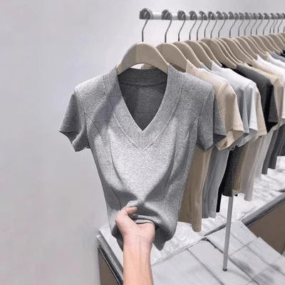 New V Neck Threaded Short-Sleeved T-Shirt for Women in Summer, Slim-Fitting Short Slimming Look Fishbone Waist Top, Niche Bottoming to Slim Waist
