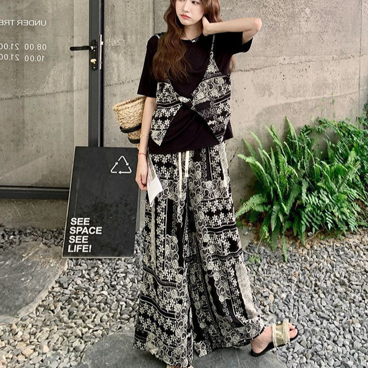 Plus-Size Women's Unique Two-Piece Set: 150kg Niche Style Camisole and Faux Two-Piece T-Shirt Set, New Summer Print Wide-Leg Pants Two-Piece Set