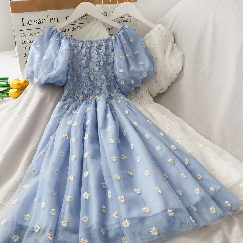 French-Style Daisy Embroidery Mesh Dress for Women, Square Neck, Puff Sleeves, Cinched Waist, Large Hem, Export Long Dress French-Style Daisy Embroidery Mesh Dress for Women, Square Neck, Puff Sleeves, Cinched Waist, Large Hem, Export Long Dress