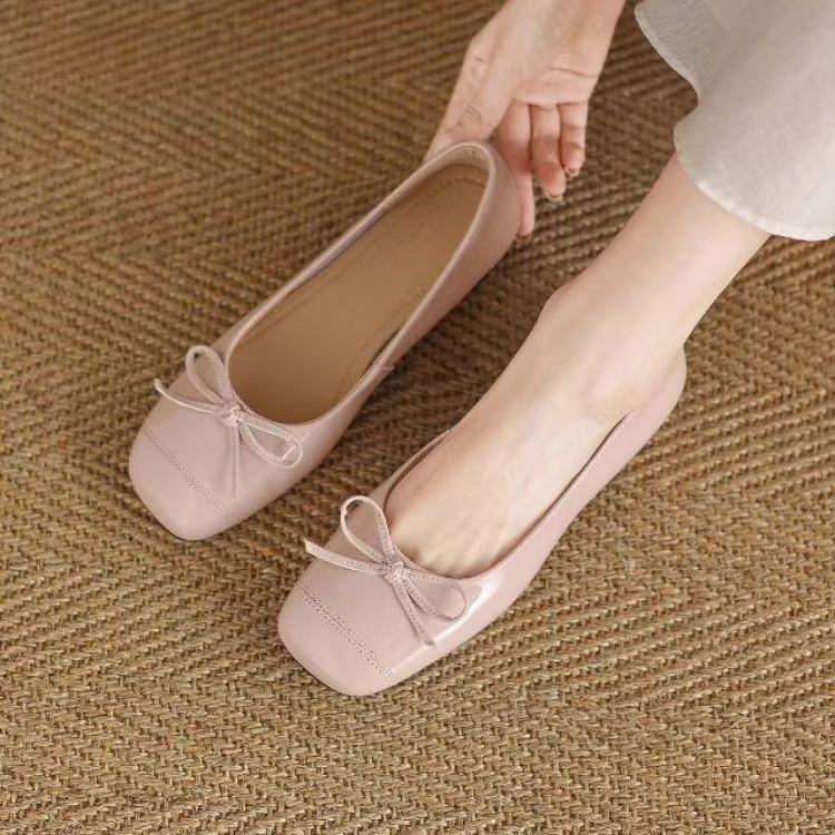 Cabeza cuadrada francesa con fondo plano desnudo zapatos de color único para mujeres 2026 nuevos zapatos de ballet de arco de primavera y verano zapatos de piel suave