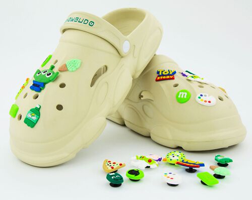 Cross-border Buzz Lightyear Croc-style Clog Shoes with Floral Design, Detachable Cartoon-Style Accessories, and a Stylish, Adorable Shoe Clip