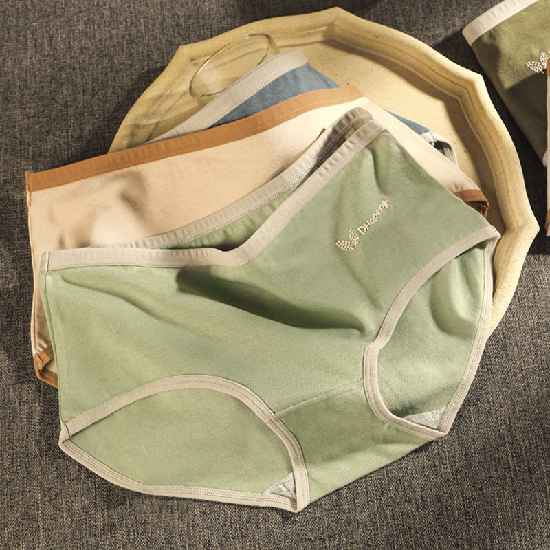 Seamless Underwear Women's Summer Thin Pure Cotton Antimicrobial Crotch Girl Style Japanese Style Mid-Waist Breathable Full-Covered Hip Triangle Shorts