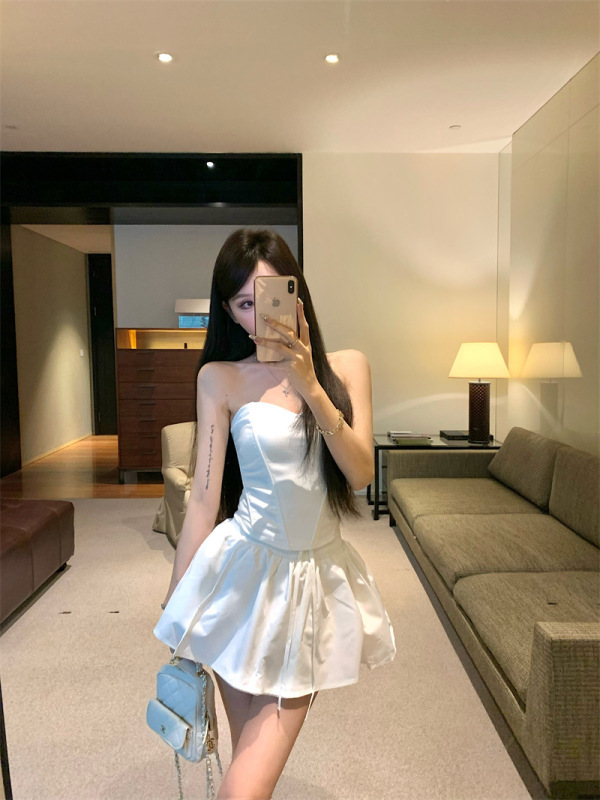 ツーピーススーツスカート、夏のファッショナブルなホットガールフィッシュボーンチューブトップ、ノースリーブトップ、女性用パフスカートとキュロット|undefined