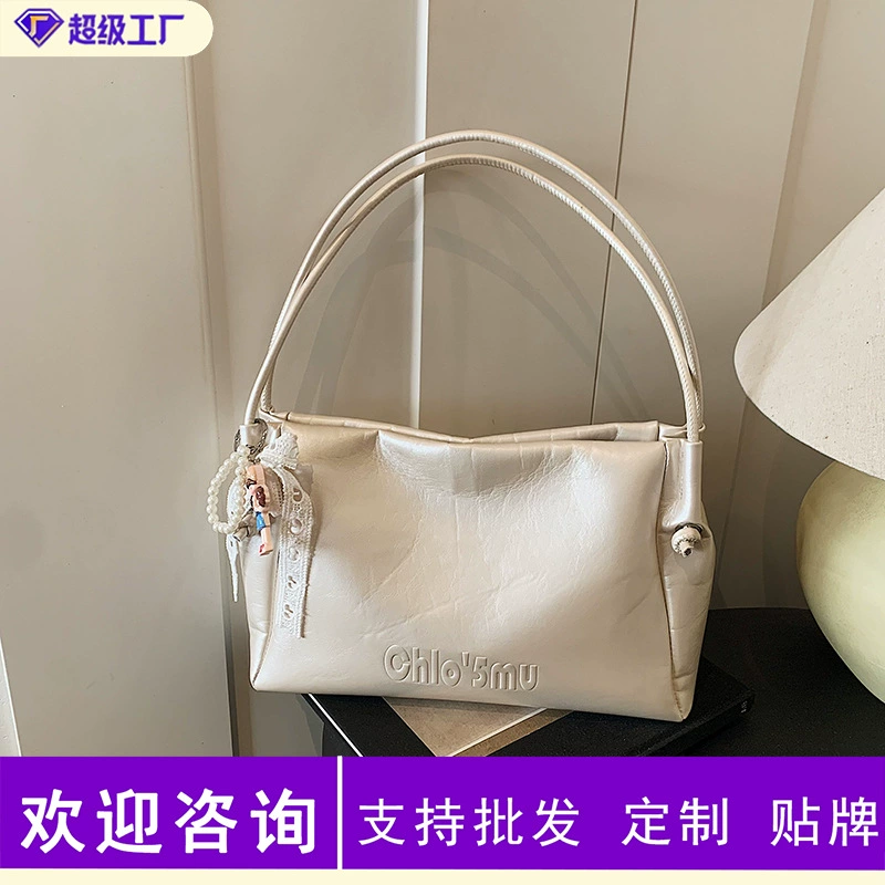 Мягкая кожа большая емкость модная корейская сумка для женщин 2025 года выходит на работу