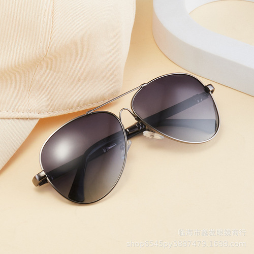 Wholesale of the same high-end slimming and anti-UV memory frame sunglasses for fishing and driving as popular internet celebrities
