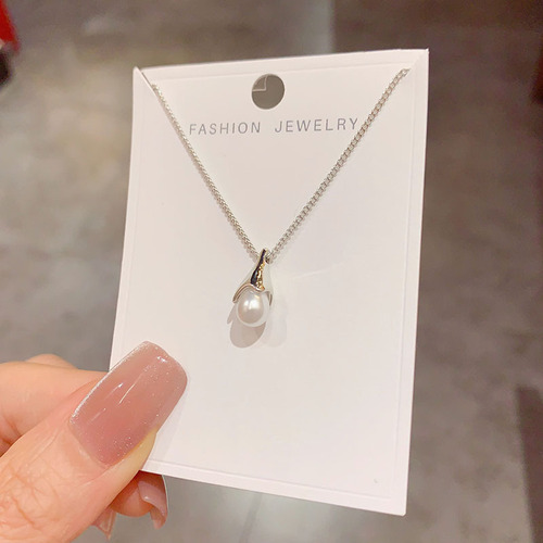 New Style Elegant Waterdrop Pearl Necklace for Women, Korean Version, Niche Influencer Fashion Collar Necklace, Simple Design Lock Chain