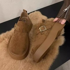 2025年の新型の厚い底のベーケンの靴の女性の春の女性の靴のネットの赤い爆発の靴の復古の1足の楽福の靴