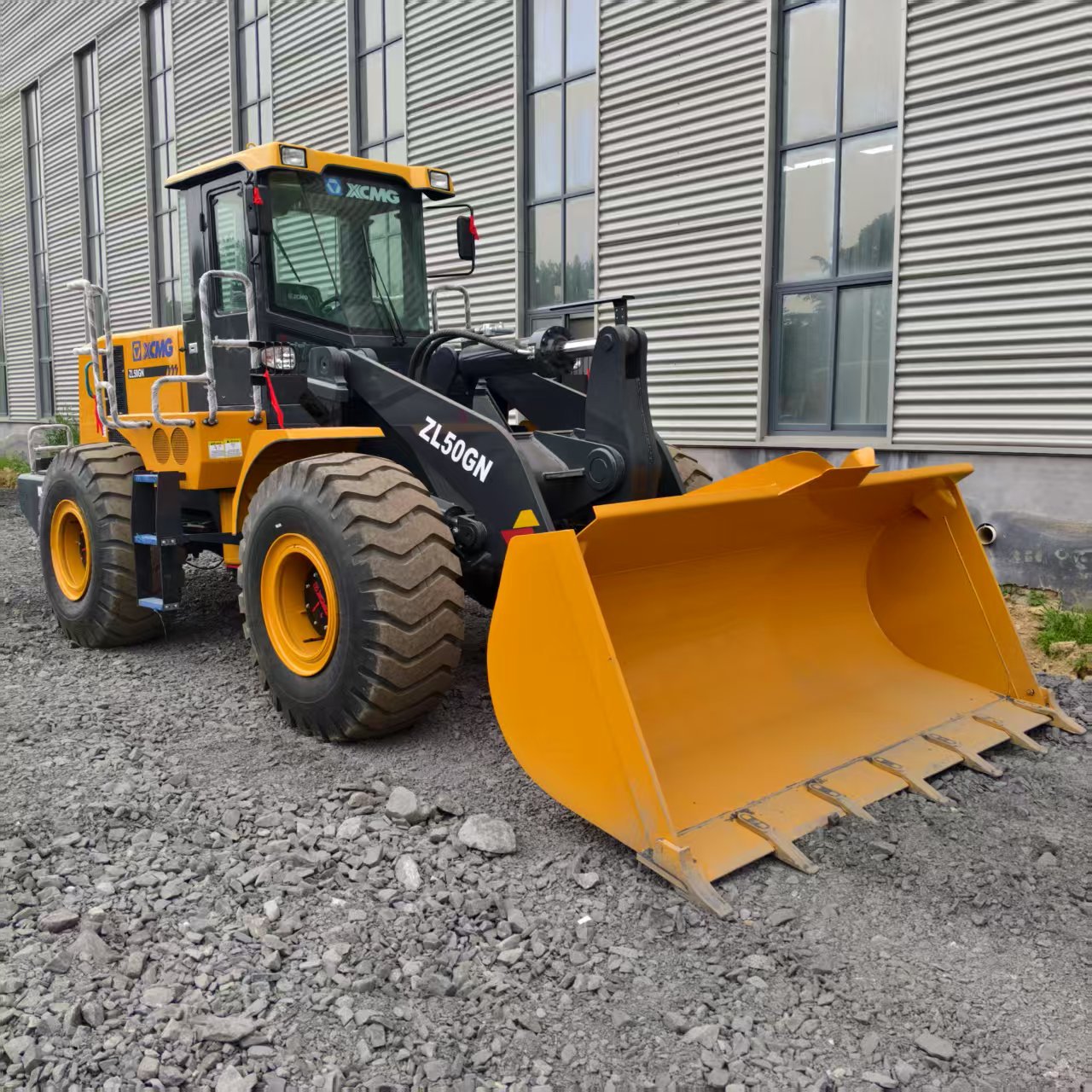 出口5吨全地形四驱装载机大中小各种品牌铲车