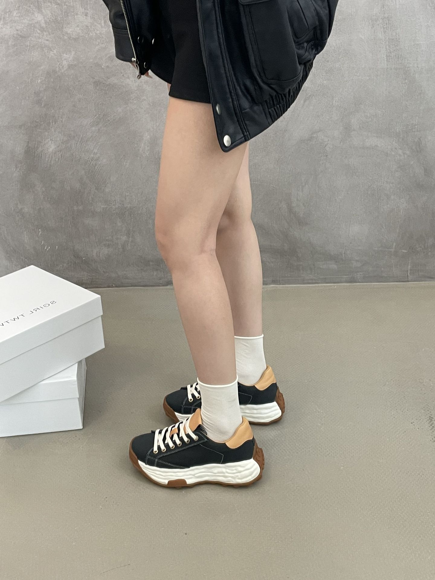 SGIRL TWTW High-End Design Casual For Women 2025 Thick-Soled Forrest Gump Dissolving Sports Versatile Dad Shoes_vogvips.com