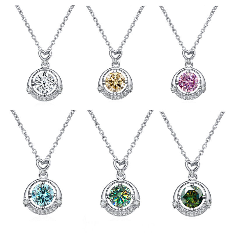 Classic small heart four-claw moissanite crown necklace with cross-border color, female pendant clavicle chain5