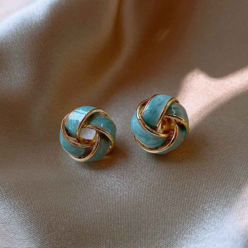 High-end earrings, city style, light luxury style