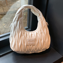 今年流行小众设计绣线包包2023新款女包洋气百搭斜挎包超火手拎包