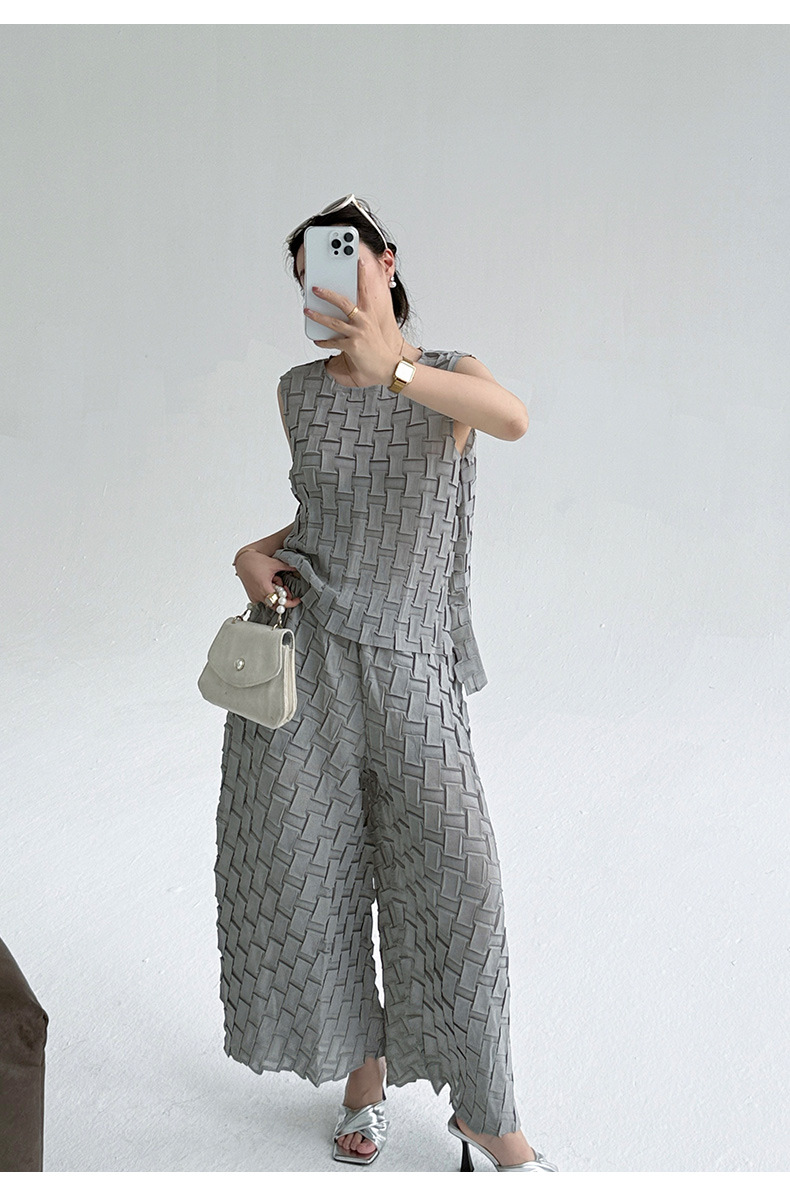 Bộ đồ xếp ly kẻ caro ba chiều áo không tay quần ống rộng — màu đen chi tiết 7