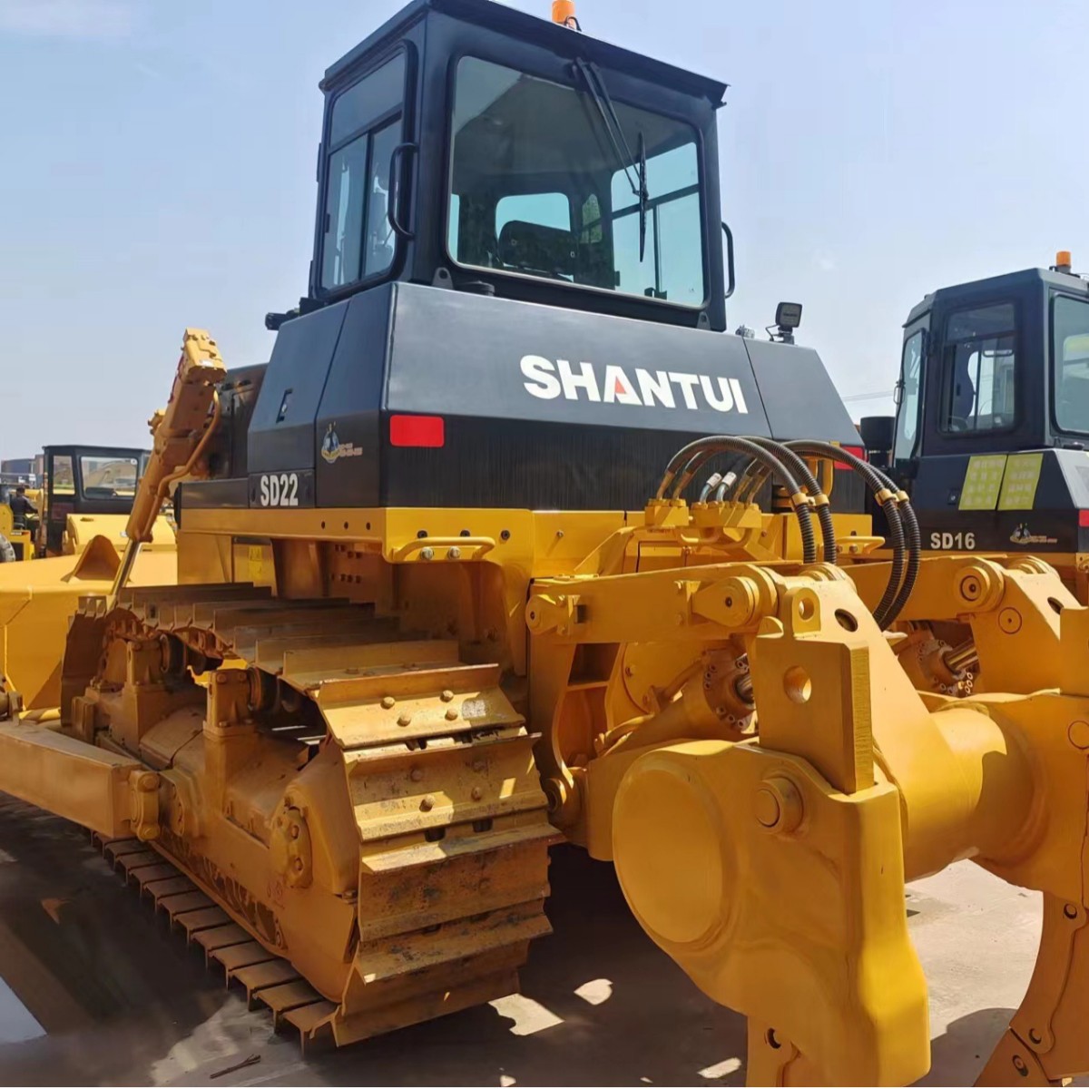 Exportación doméstica y extranjera Wuhai venta de segunda mano montaña empuje 220 excavadora SD16 SD32 image 3