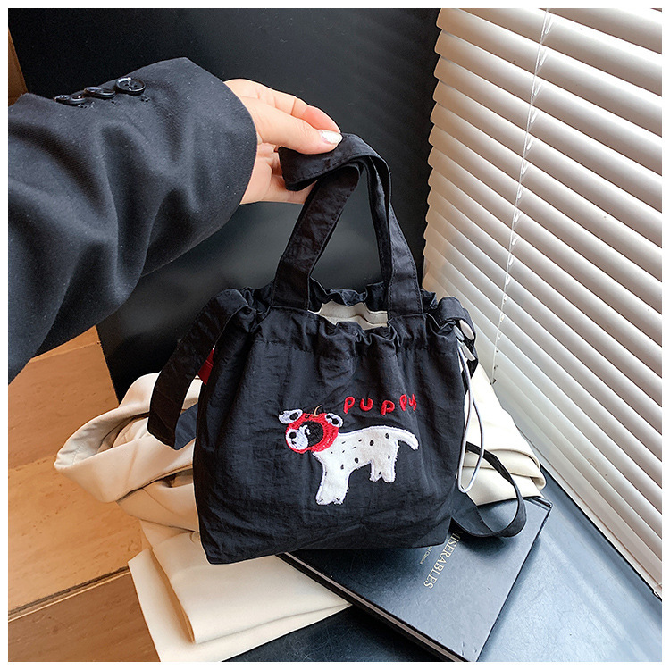 2025 夏の新作刺繍ショルダーバッグ小さな新鮮な女の子のハンドバッグ甘いイン多用途ファッションクロスボディバッグ|undefined