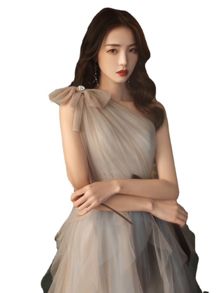 Vestido de noche para fiesta anual para mujer, estilo de alta gama con cinturón y diseño de hombro asimétrico, elegante vestido de anfitriona, vestido elegante para actuación de piano.