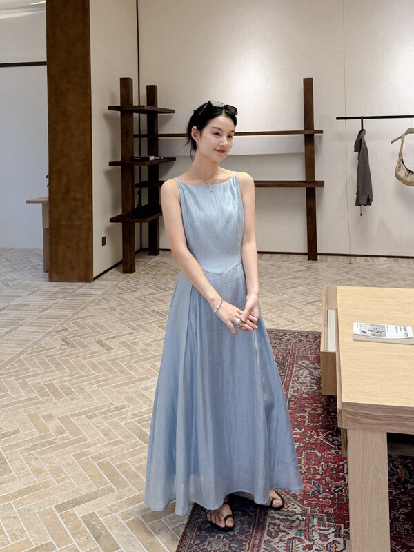 DIGM ミニマリストハイエンドパール光沢のあるテンセルアセテートサスペンダースカート 2025 春夏ウエストドレス女性 A10950|undefined