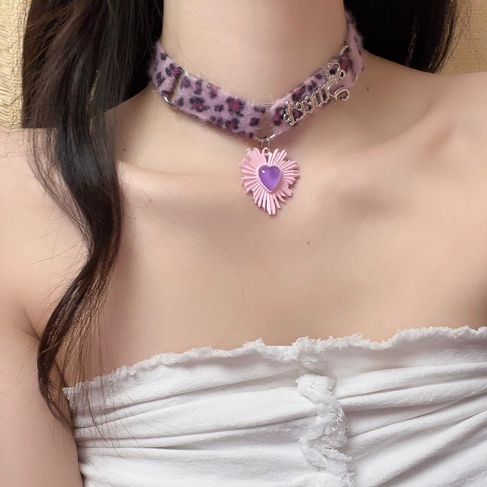 Artificial Gemstones Inlay Material Choker Classification Simple Style Heart Shape Leopard Artificial Gemstones Pu Leather Alloy Plush Choker Wholesale