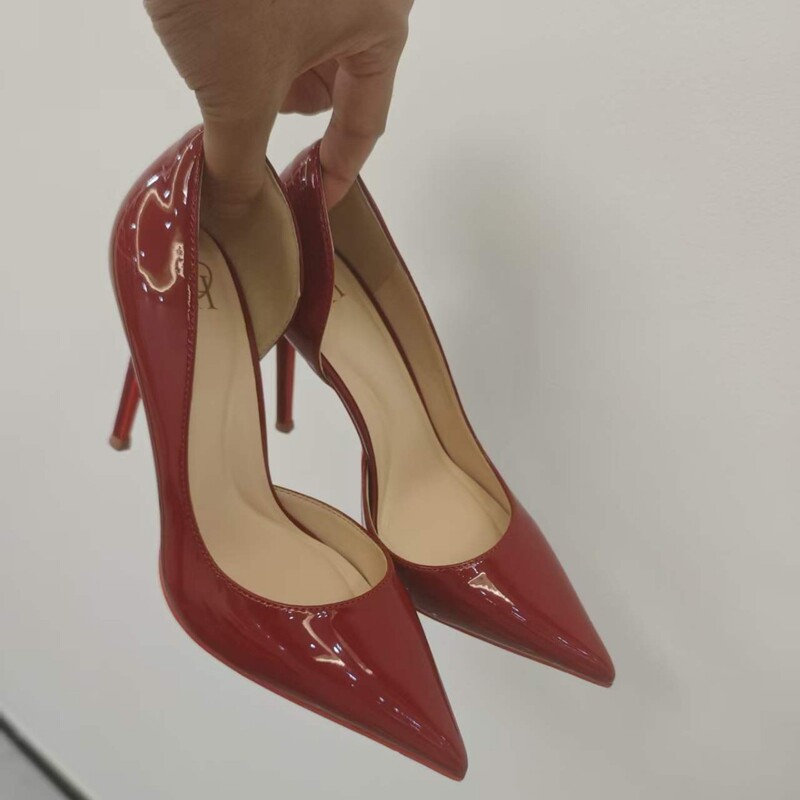 French retro exquisite red low-cut sexy side-cut pointed patent leather high heels, new autumn 2026 model French retro exquisite red low-cut sexy side-cut pointed patent leather high heels, new autumn 2026 model
