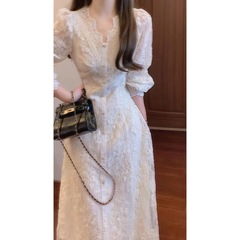 2025秋季法式甜美温柔风白色蕾丝连衣裙长袖收腰气质长裙9708