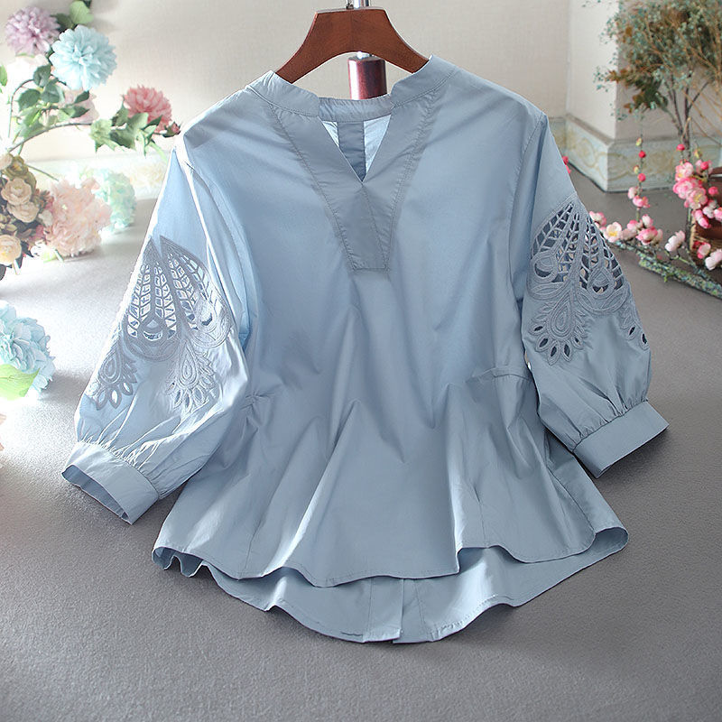 Áo sơ mi nữ cổ chữ V cotton tay lửng thiết kế khoét lỗ thanh lịch — Màu xanh lam nhạt