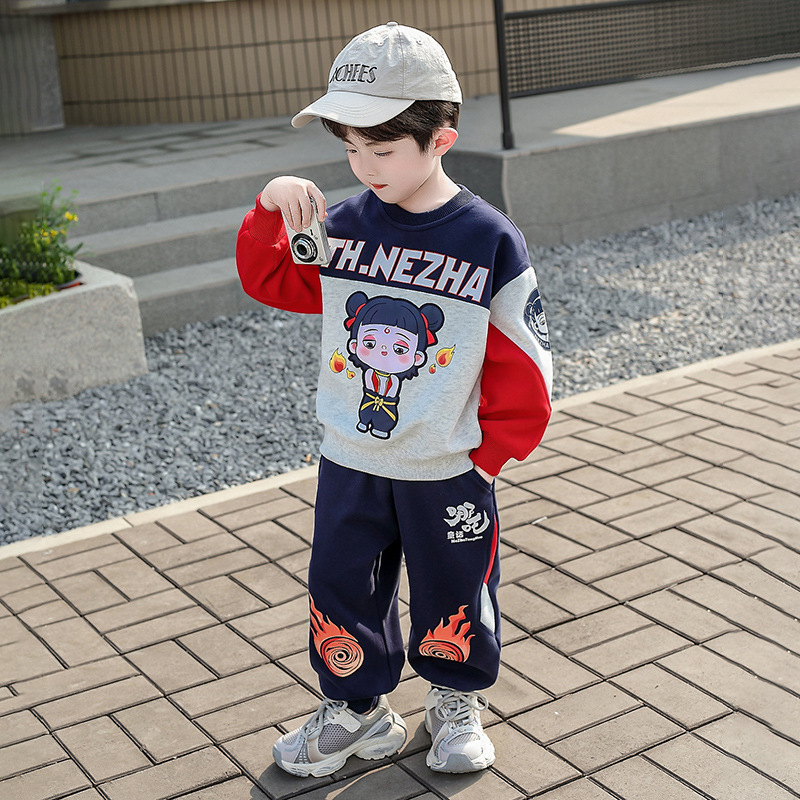 7776 Traje de primavera y otoño para niños 2025 nueva ropa de moda, guapo y de moda, suéter de bebé para hombres, moda deportiva
