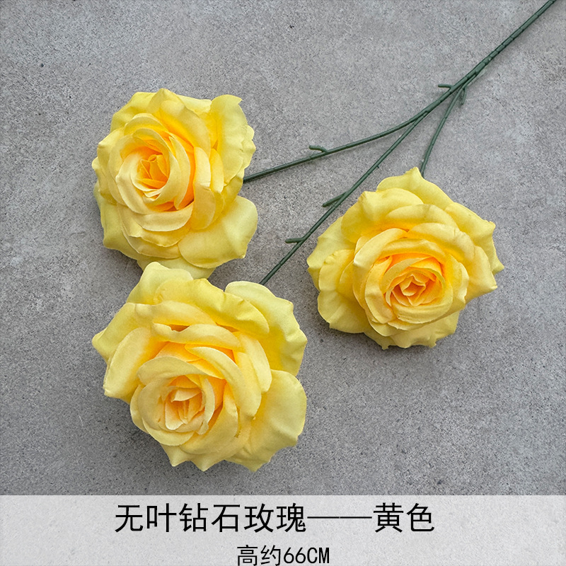 Rosa de diamante amarillo