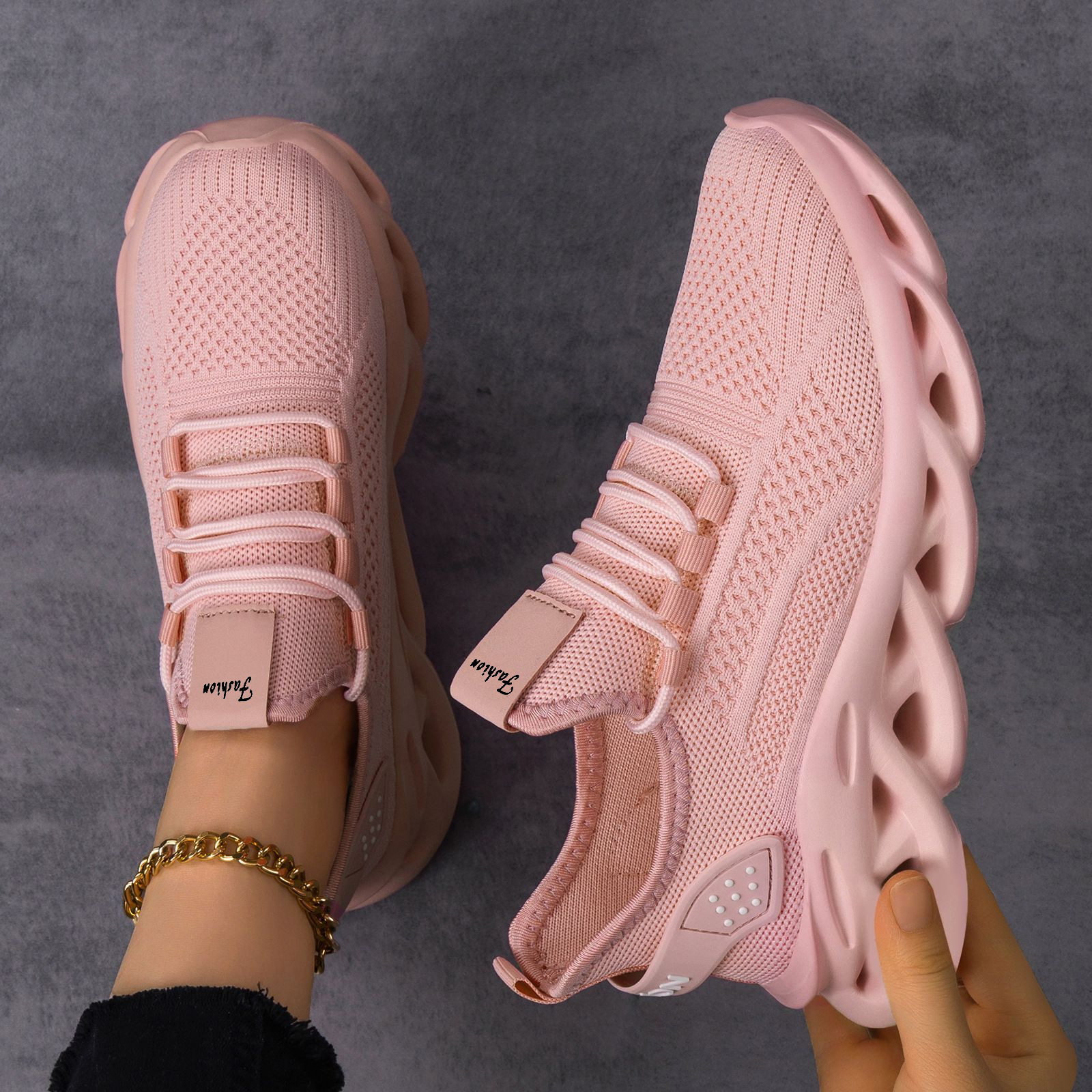 Zapatos casuales de moda de mujer de tamaño grande transfronterizo cuchilla de torsión suela zapatos deportivos de red zapatos de altura gruesa zapatos de papá