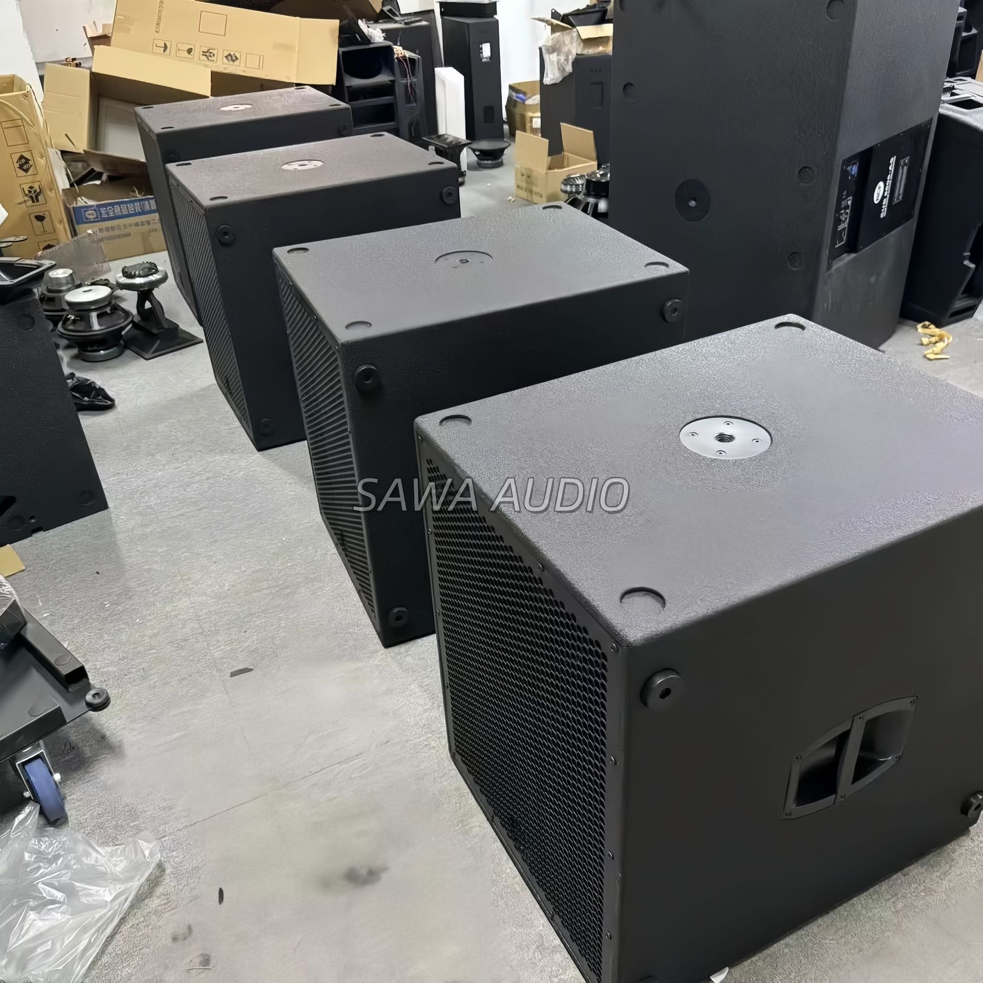 Subwoofer de 18 pulgadas para exteriores, rendimiento al aire libre, audio de escenario de matriz de línea profesional, sistema de altavoz de fuerte vibración