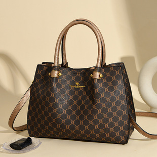 �߼��л��yŮʿ�μ��2024�¿�r��б����p�ݴ��������������