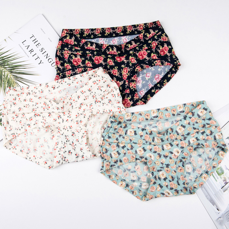 Ice Silk Printed Breathable Mesh Seamless One-Piece Women's Triangle Mid-Low Waist Cotton Crotch Milk Silk Panties with Butt-Lifting Effect