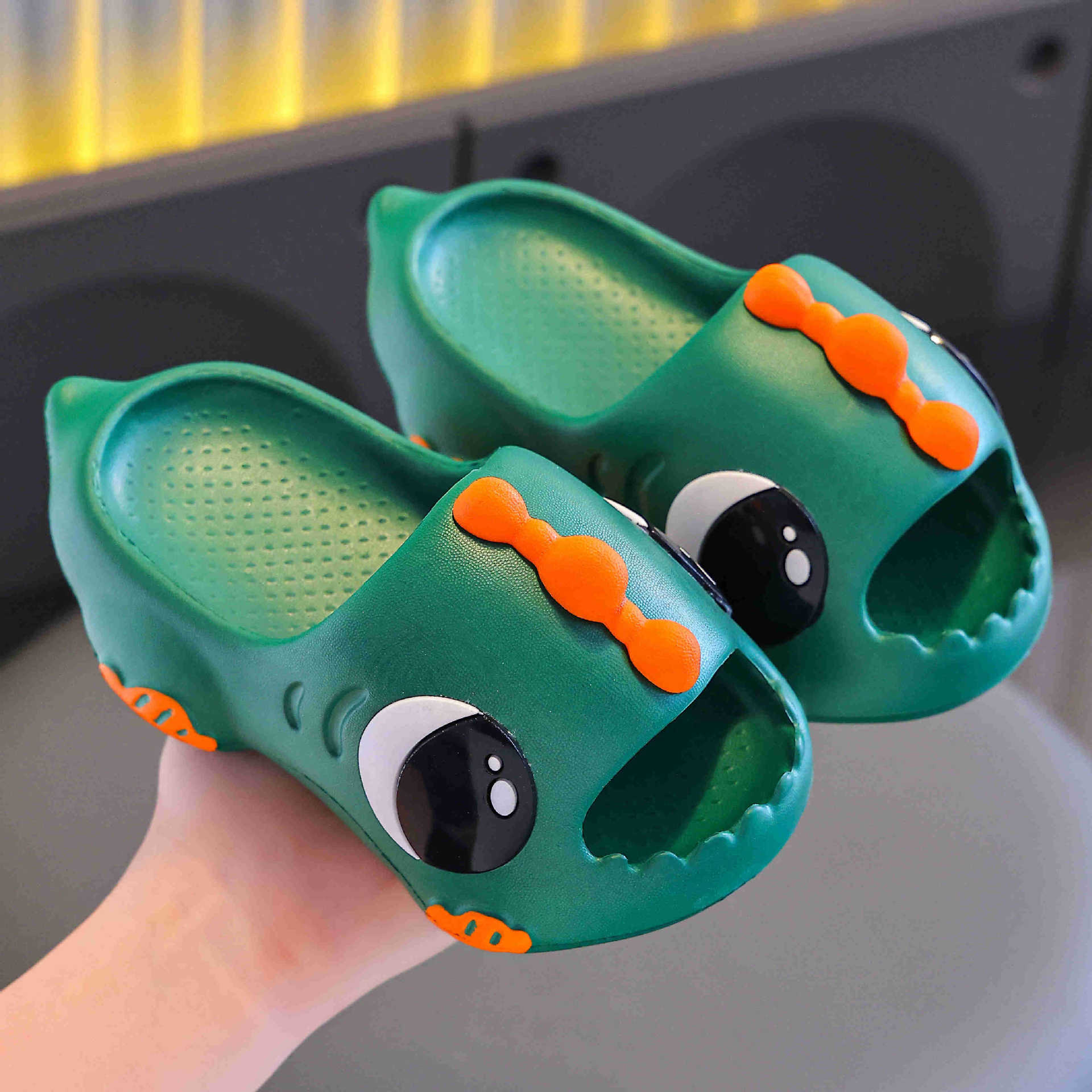 Niños de verano zapatillas frías lindas antideslizantes pisar mierda sensación de baño niñas bebés padres e hijos zapatillas frías en casa