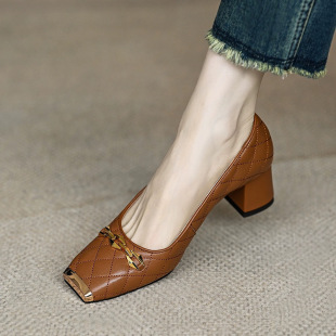2025 Spring and Autumn New French Style Retro Square Toe Thick Heel Metal Chain Small Leather Shoes Thick Heel Soft Sole Grandma Shoes