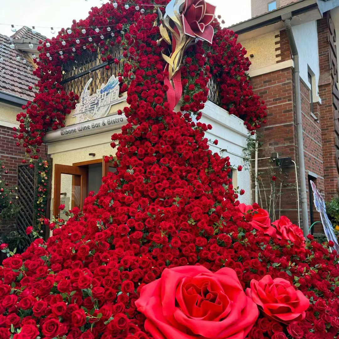 Simulación de rosas de tela de terciopelo único cascada de flores de pared de flores de diseño de fondo decoración de red rosas rojas
