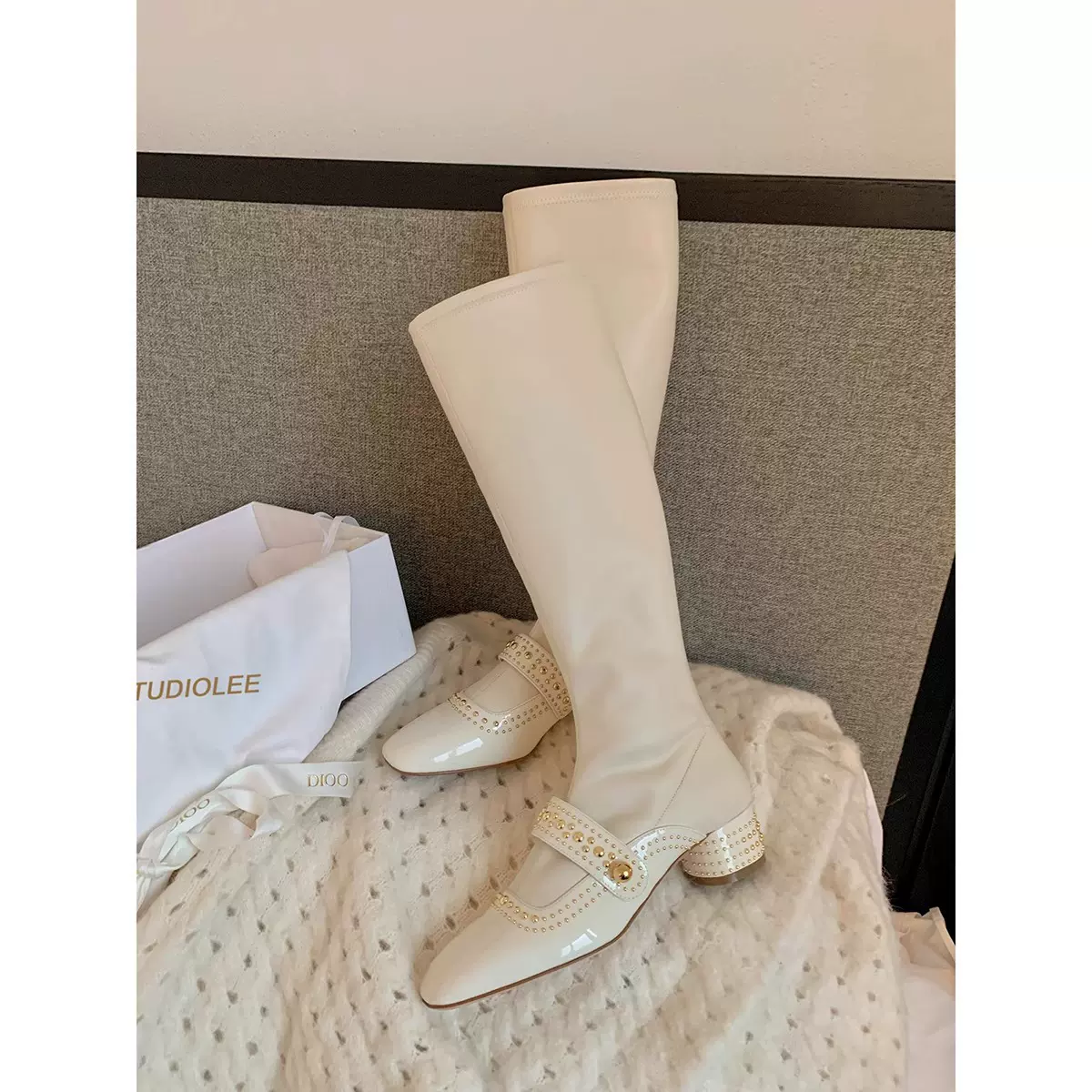 现货秒发！葡萄妈同款鞋气质小方头铆钉一字带骑士靴粗跟瘦瘦靴女