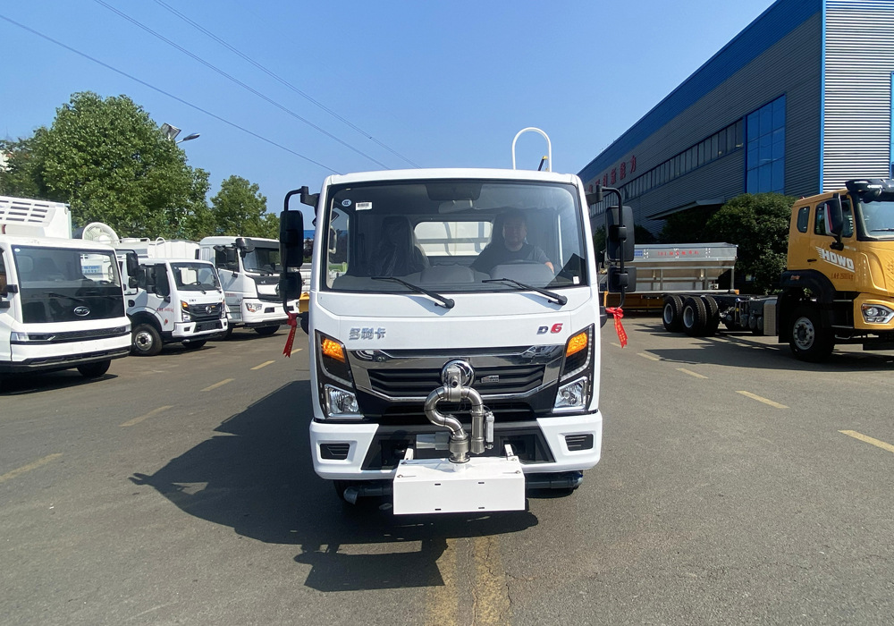 What is the price of the new Dongfeng 7-ton blue license plate fog cannon vehicle, Hubei Chengli brand Dolica 7-cubic-meter dust suppression vehicle?