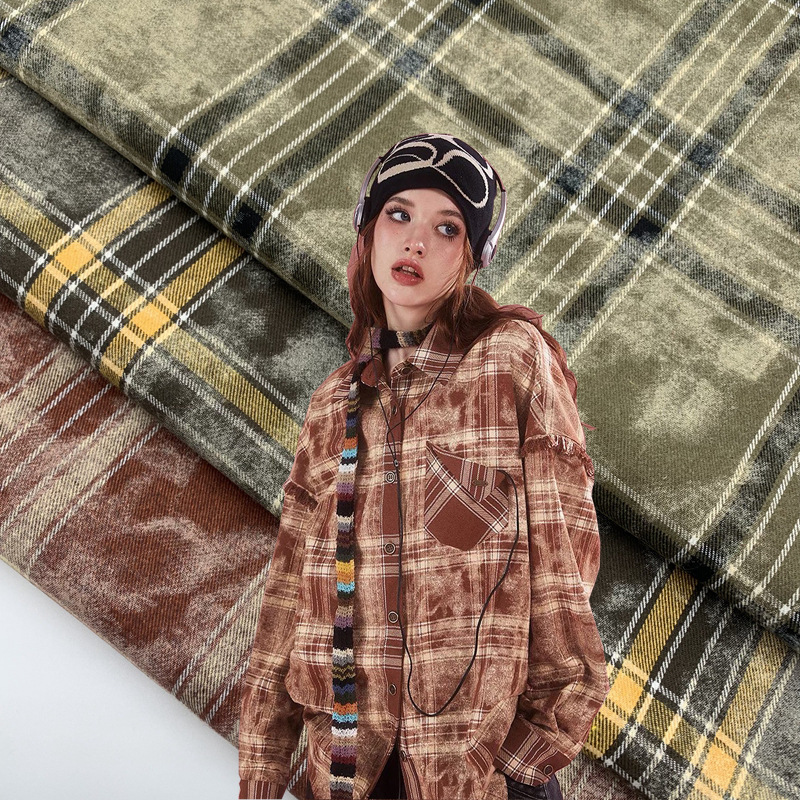 做旧白色涂料印花格子衬衫布 21支斜纹色织磨毛法拉绒格子面料