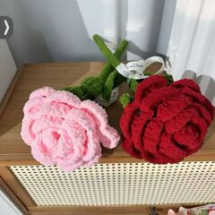 ビッグマックのバラの花のシミュレーションニットの毛糸の花束はお母さんのお母さんの目上の人に母の日のプレゼントを送ります。