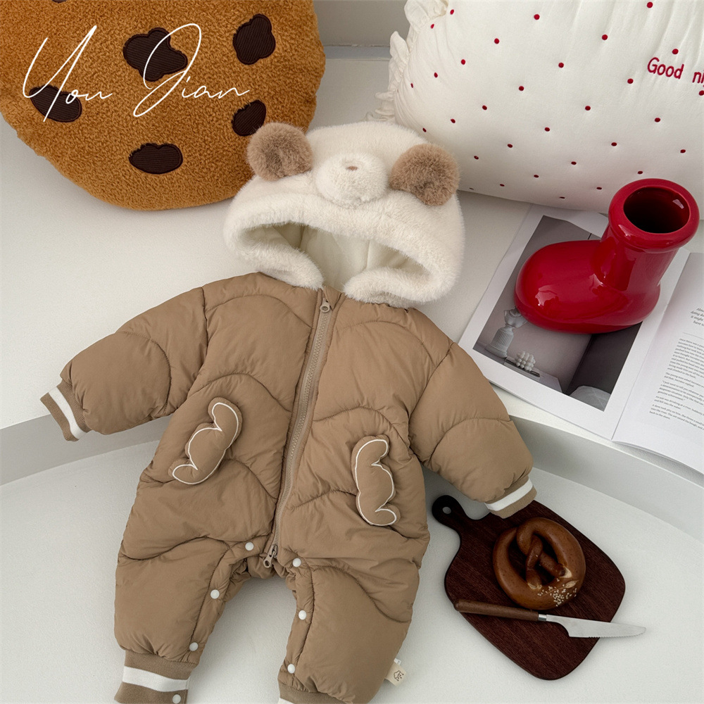 2024 nuevo bebé de invierno de dibujos animados coreanos lindo oso bebé grueso cálido cómodo abrigo de algodón de una pieza suave