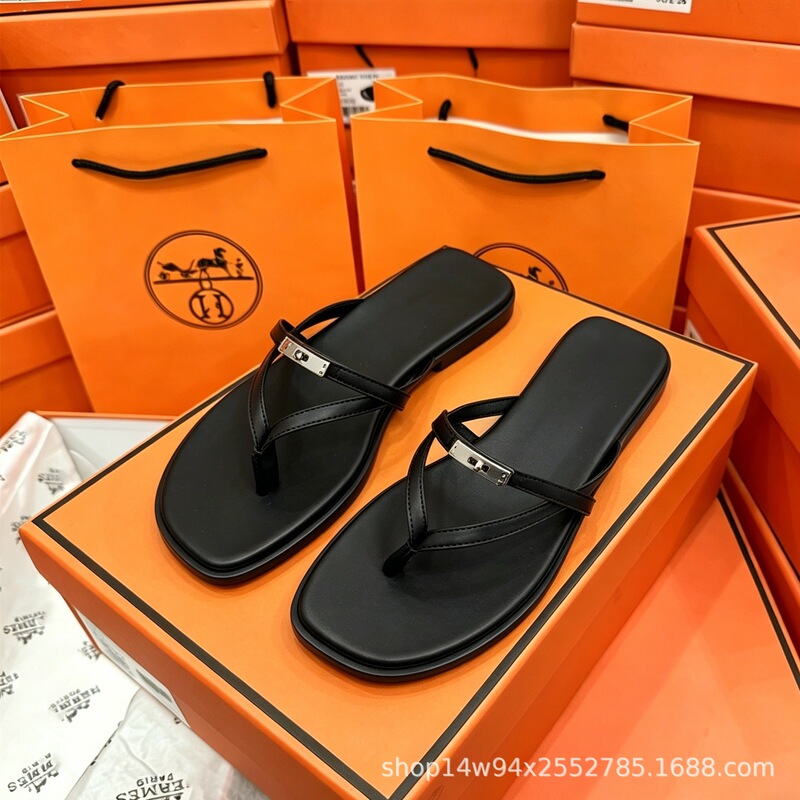 Cross-Border 2026 European and American Style Summer New Foreign Trade H Brand Flat Flip-Flops with Metal Buckle for the Middle East Cross-Border 2026 European and American Style Summer New Foreign Trade H Brand Flat Flip-Flops with Metal Buckle for the Middle East