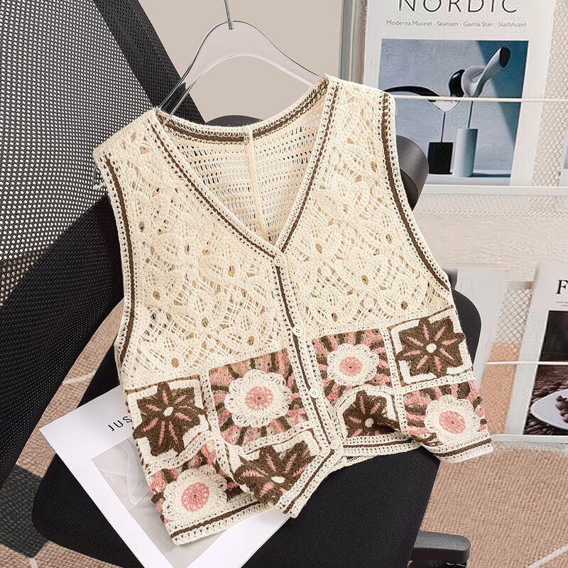Chanel-Style Crochet Hollow-Out Loose Color-Block Vest, Vintage Ethnic Style Knitted Tank Top for Women, New Summer Fashion for Layering Chanel-Style Crochet Hollow-Out Loose Color-Block Vest, Vintage Ethnic Style Knitted Tank Top for Women, New Summer Fashion for Layering