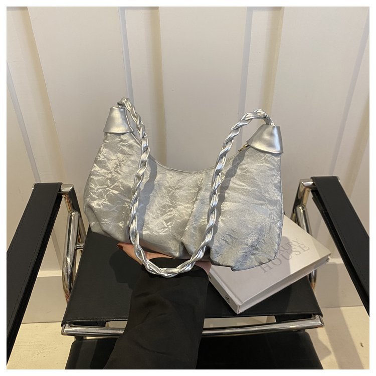 Diseño francés de nicho nubes plegadas bolsas debajo de las axilas para mujeres 2024 nuevo verano textura alta mochila de hombro