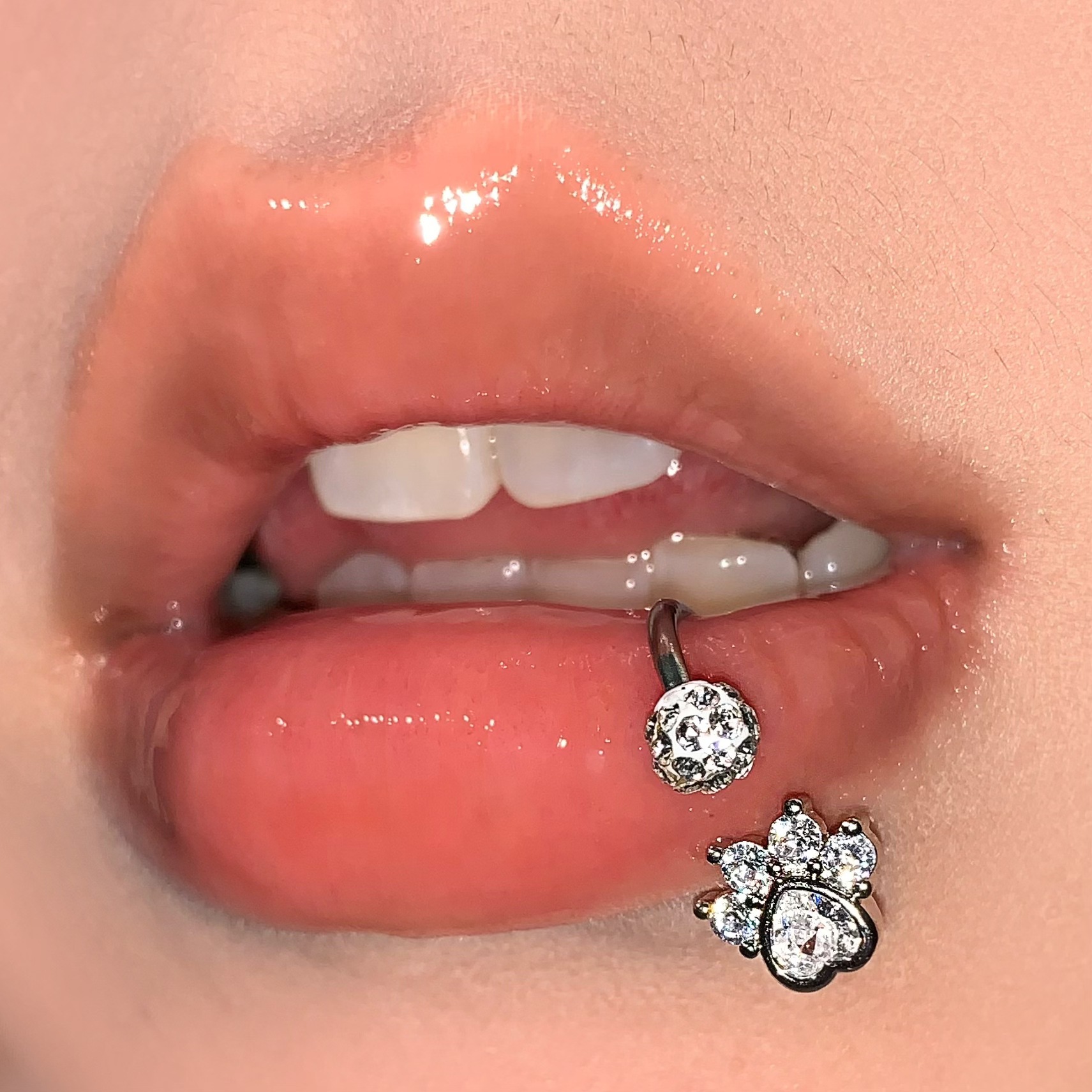 Silver pointed spike labret stud material detail