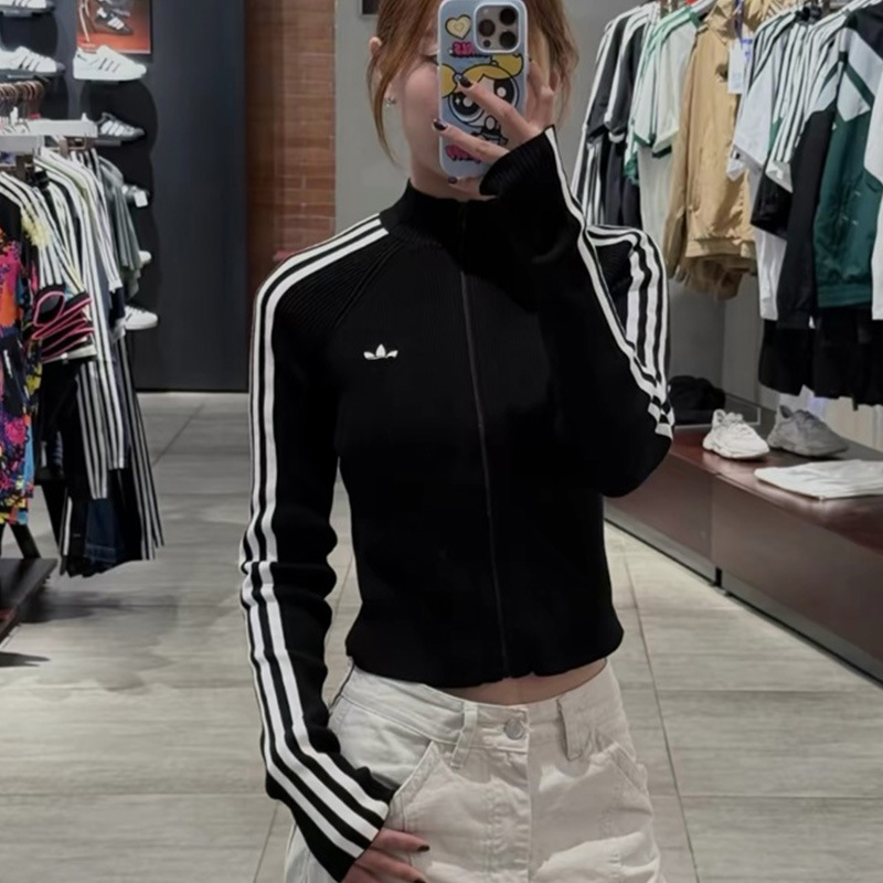Cross-border Song Yuqi-style embroidered label knit sweater, short jacket for women, spring/autumn, slimming top with three stripes