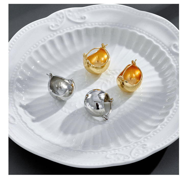 fashion copper plated real gold three-dimensional semicircular short earrings