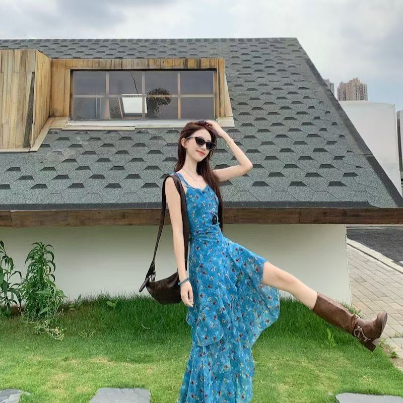 度假风复古碎花吊带连衣裙女夏季设计感不规则长裙收腰显瘦A字裙|undefined